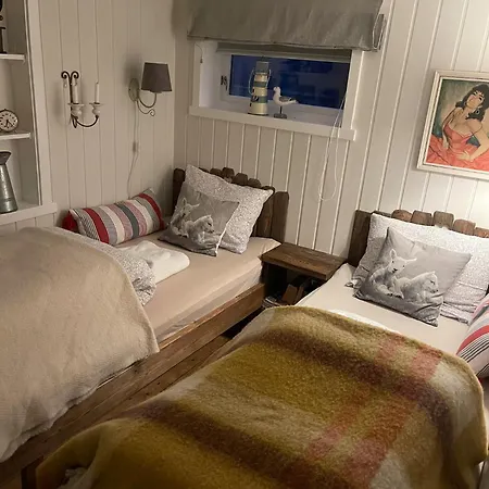 Paradis I Brenna, Lofoten Holiday home Kleppstad