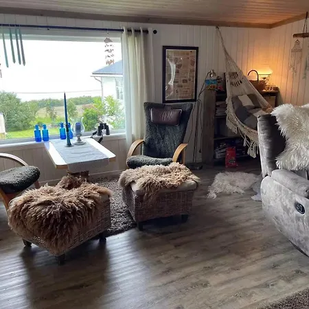 Hus Med Havutsikt I Lofoten
